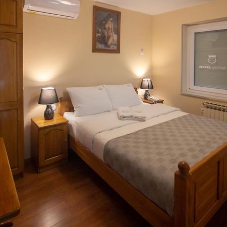 Motel Atos Laktaši Eksteriør billede