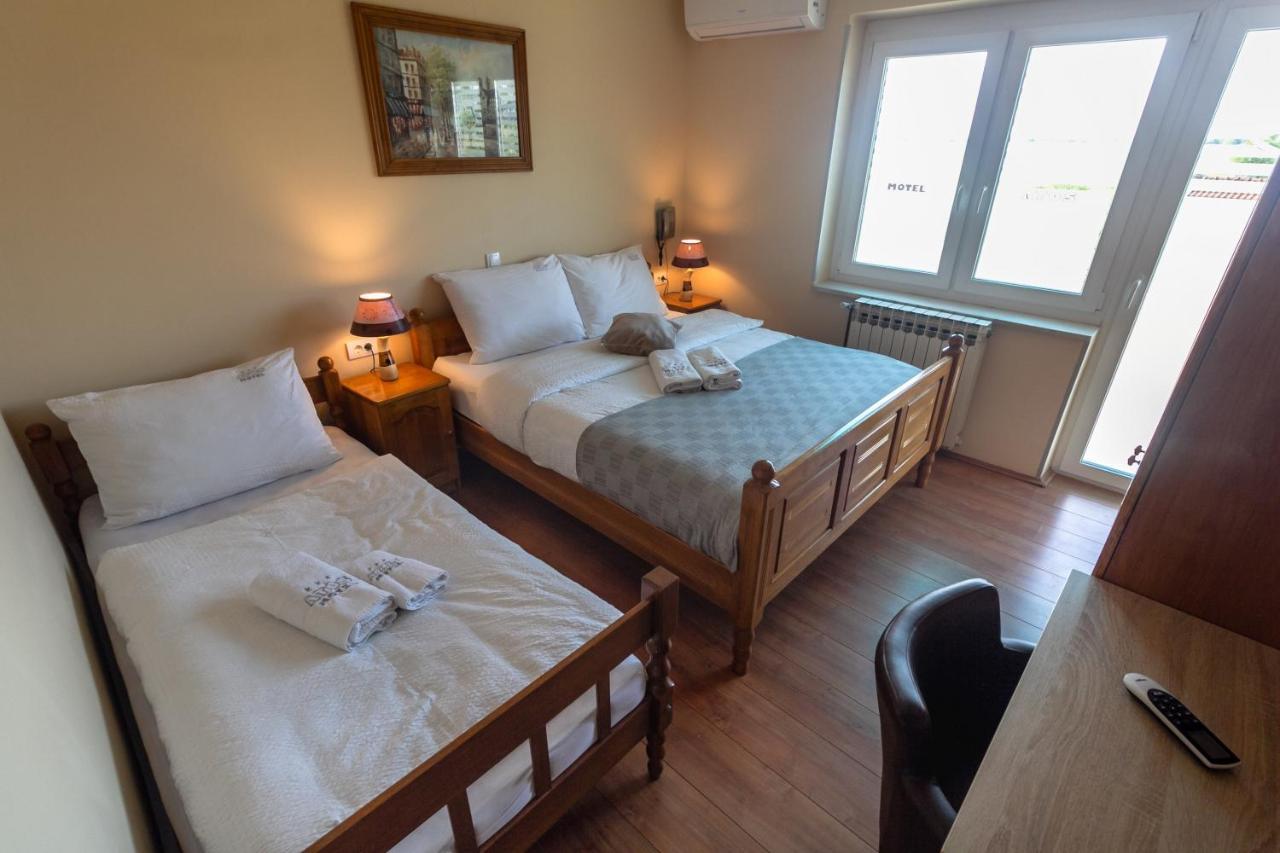 Motel Atos Laktaši Eksteriør billede